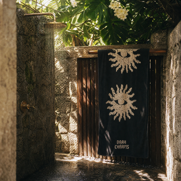 Sun eye beach towel, black